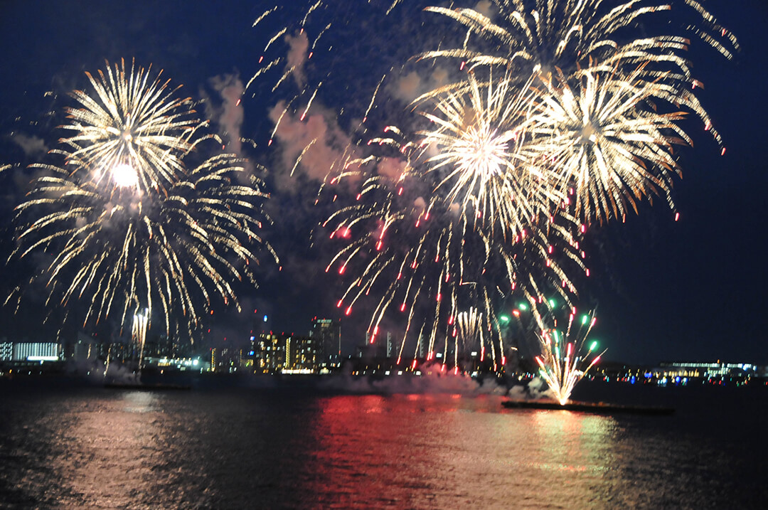 みなとこうべ海上花火大会鑑賞会 を開催しました