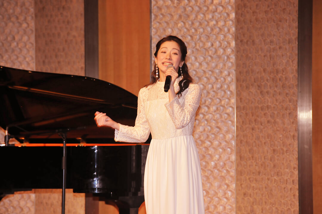 141名の参加で忘年家族会を開催しました